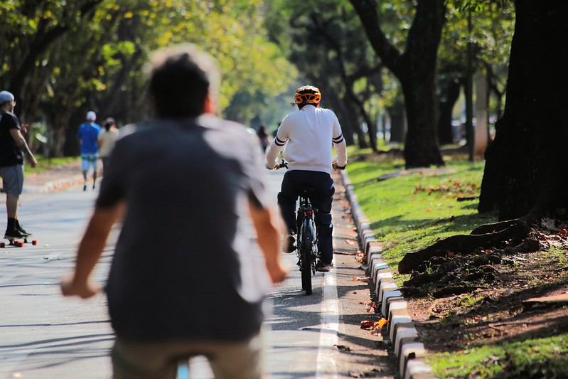 domingo na rua em foz do iguaçu, avenida paraná perto do hotel nadai
