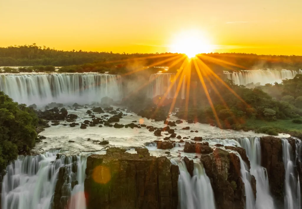 Cataratas Brasileiras, Parque das Aves e Aquário de Foz
